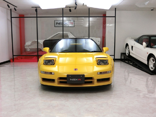 1995 model NSX Type R; Color: Indy Yellow Pearl